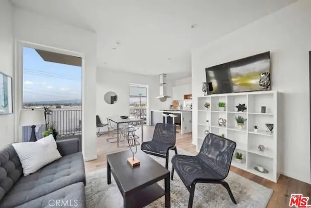 Additional image 4 of 4537 W 16th Unit 1/2, Los Angeles, CA 90019