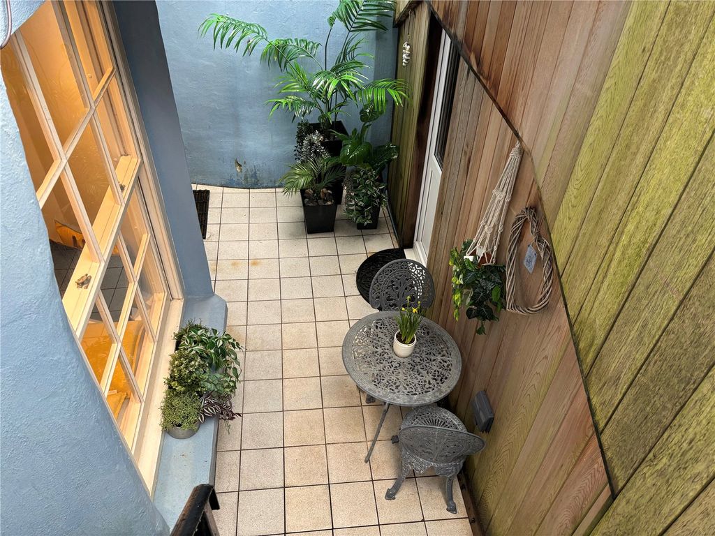 Additional image 4 of 2 bed flat for saleSt. Julians Terrace, Tenby, Pembrokeshire SA70