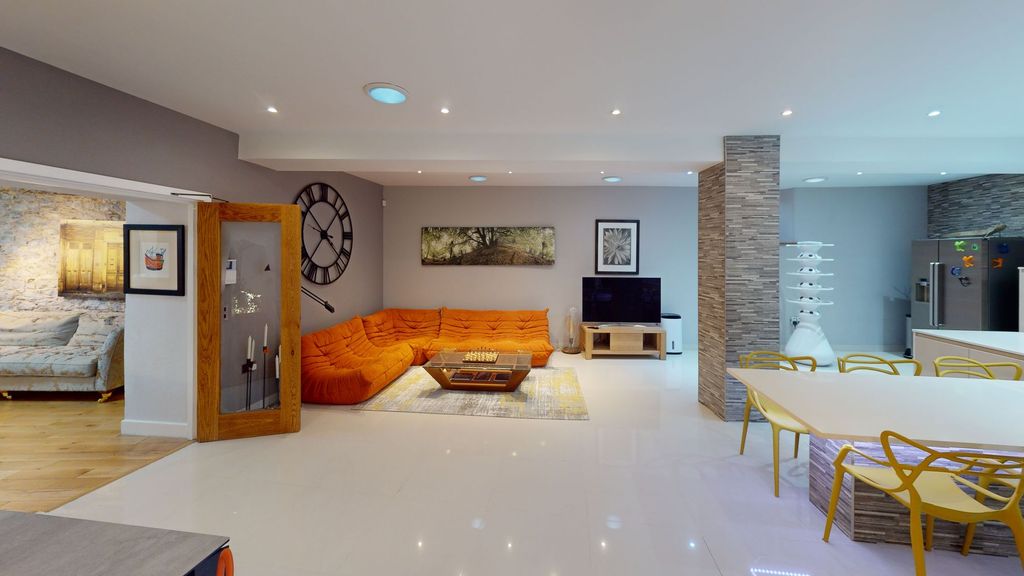 Additional image 5 of 2 bed flat for saleNew Street, Plymouth PL1
