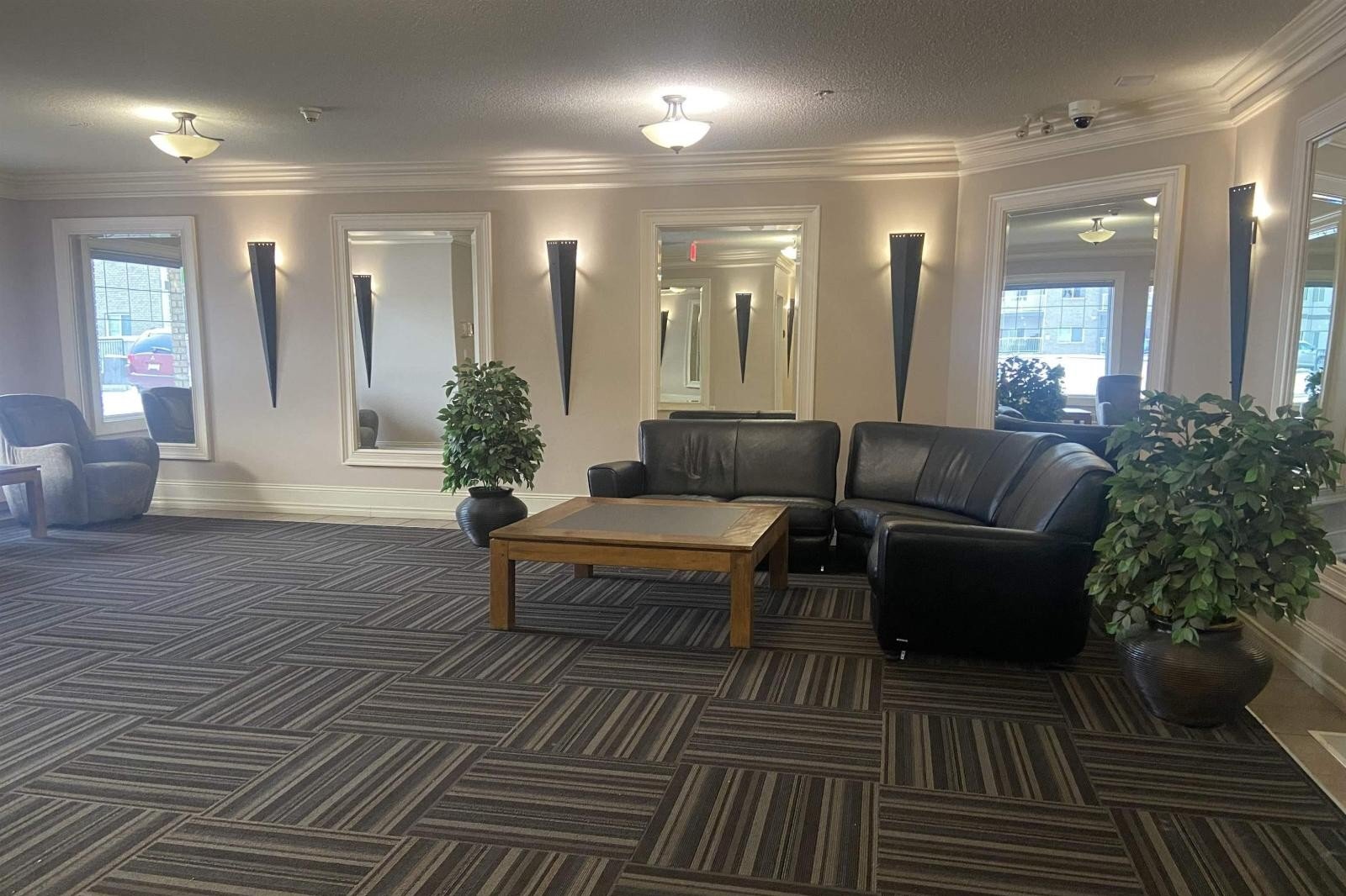 Additional image 8 of 206-16715 100 Avenue NW, Edmonton, AB, T5J1V7