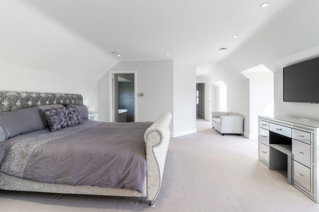 Additional image 18 of 6 bed detached house for saleBelfry Lane, Collingtree Park, Northampton NN4