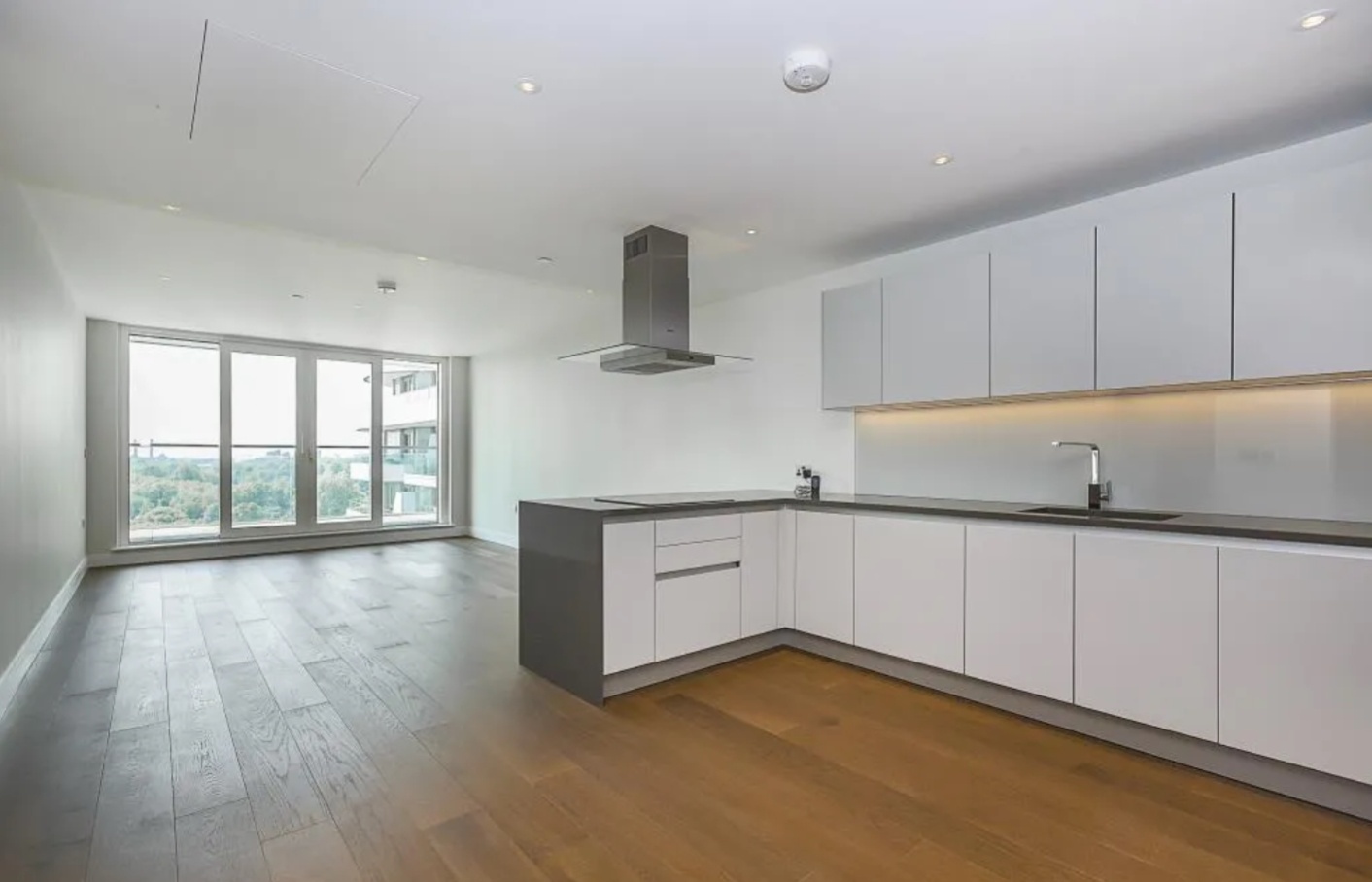 3 Bed Flat, Sophora House, SW11, N1 7GU