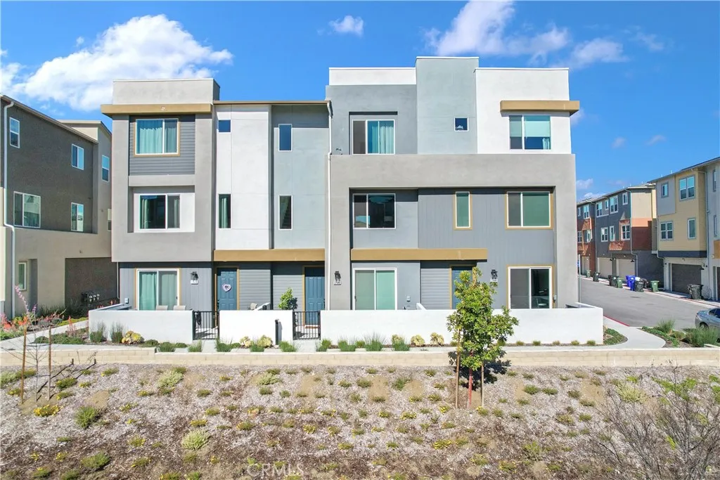 Additional image 3 of 27586 Manzanita Way, Valencia, CA 91381