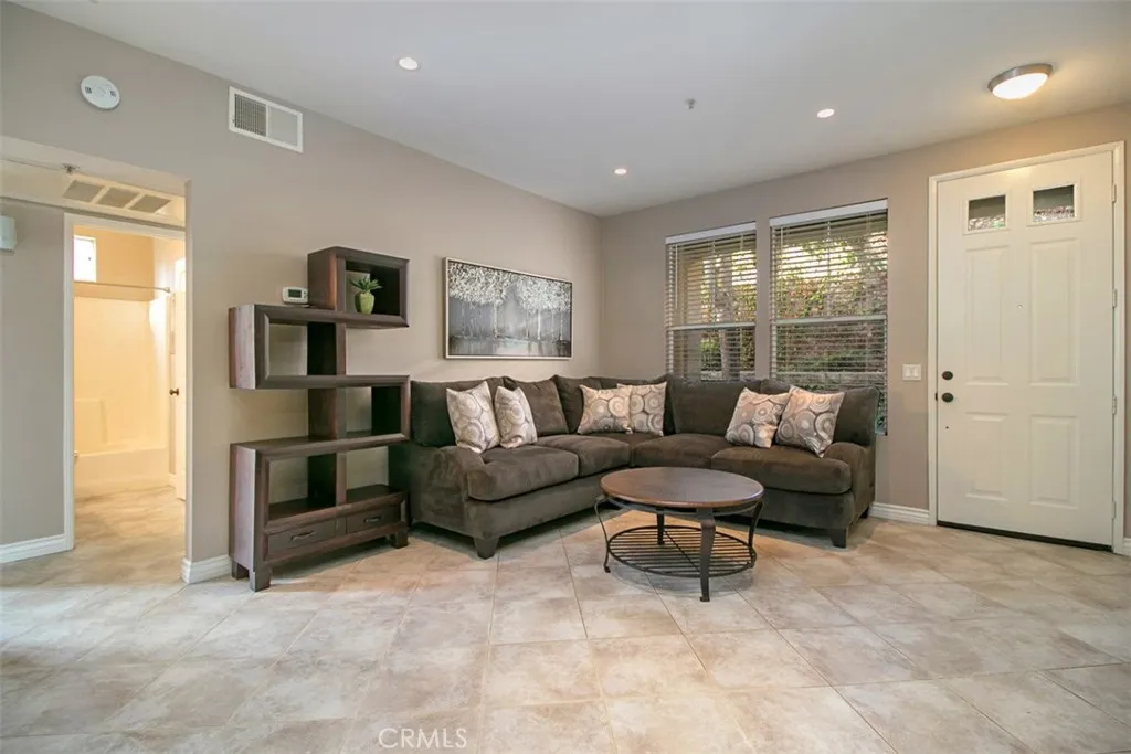 Additional image 4 of 143 Draft Way, Placentia, CA 92870