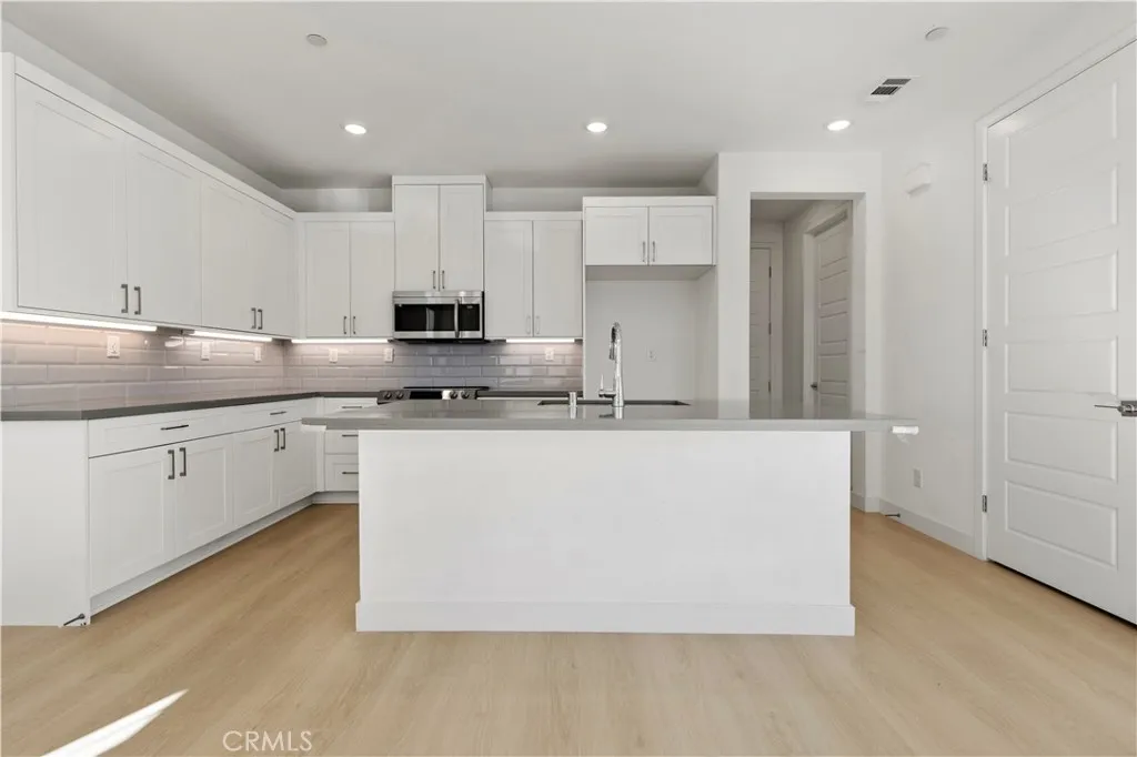 Additional image 39 of 1544 W Plaza Del Amo, Torrance, CA 90501