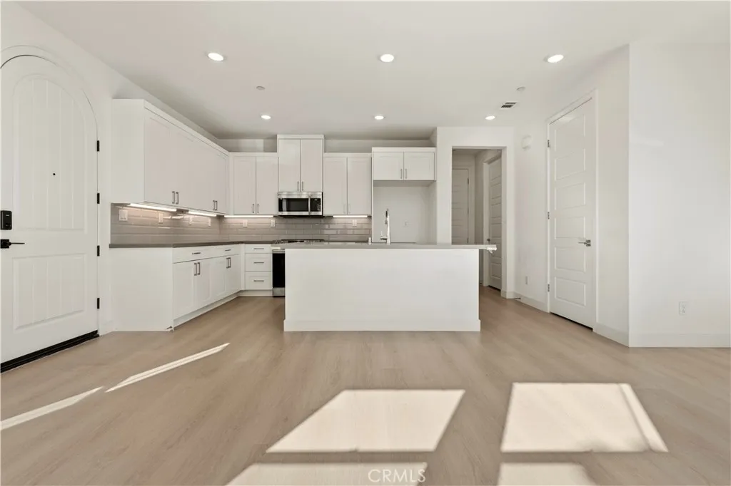 Additional image 42 of 1544 W Plaza Del Amo, Torrance, CA 90501