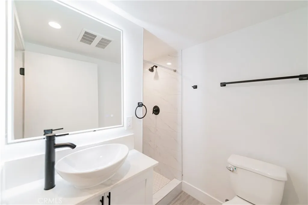 Additional image 9 of 1596 W 36th, Los Angeles, CA 90018