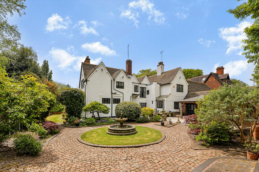 6 bed detached house for saleWoodbourne Road, Harborne, Birmingham B17