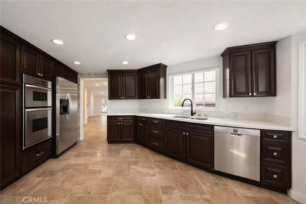 Additional image 5 of 4 Tory, Irvine, CA 92620