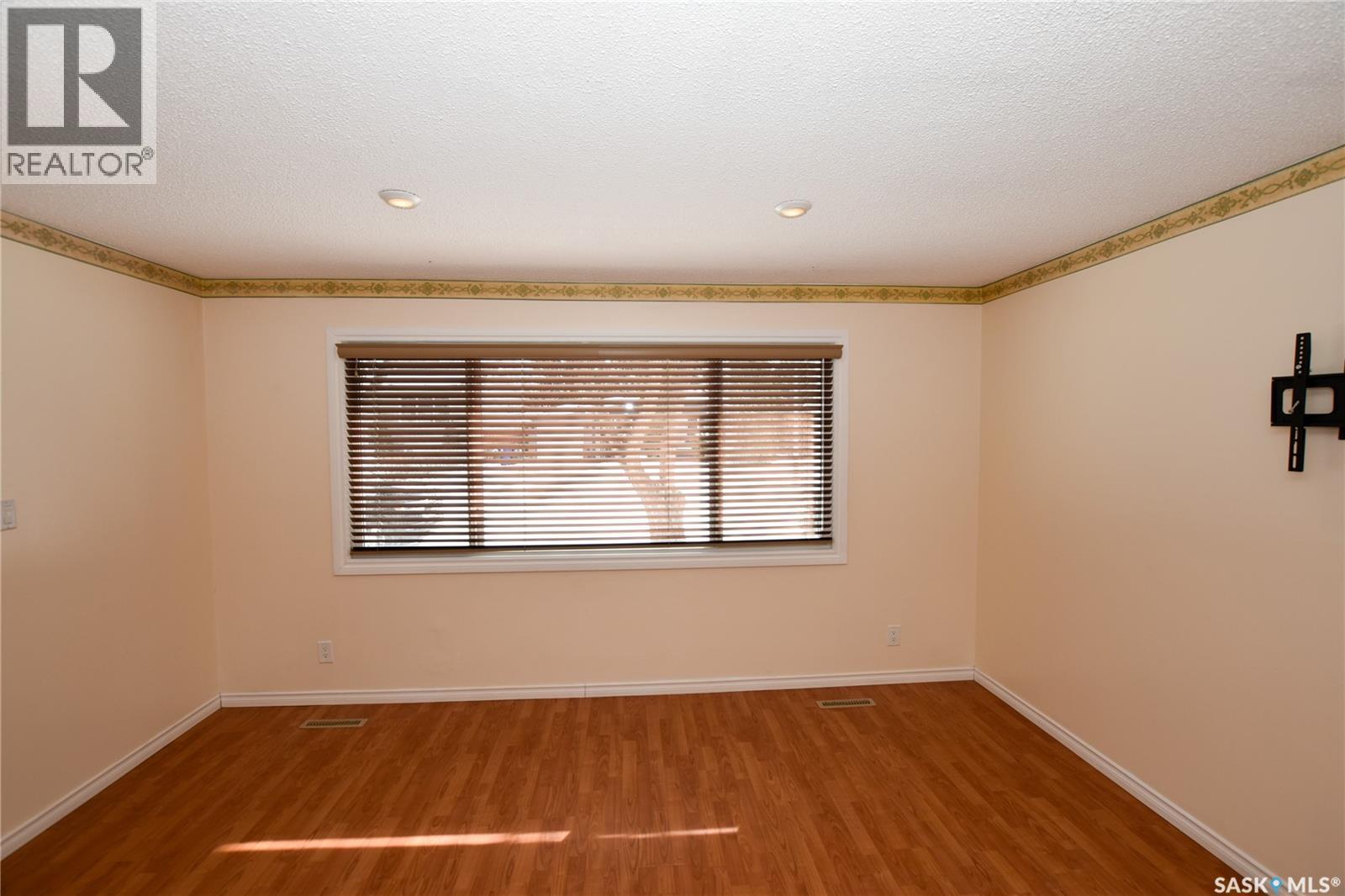 Additional image 4 of 25 Mclellan Avenue, Saskatoon, SK, S7H3K7