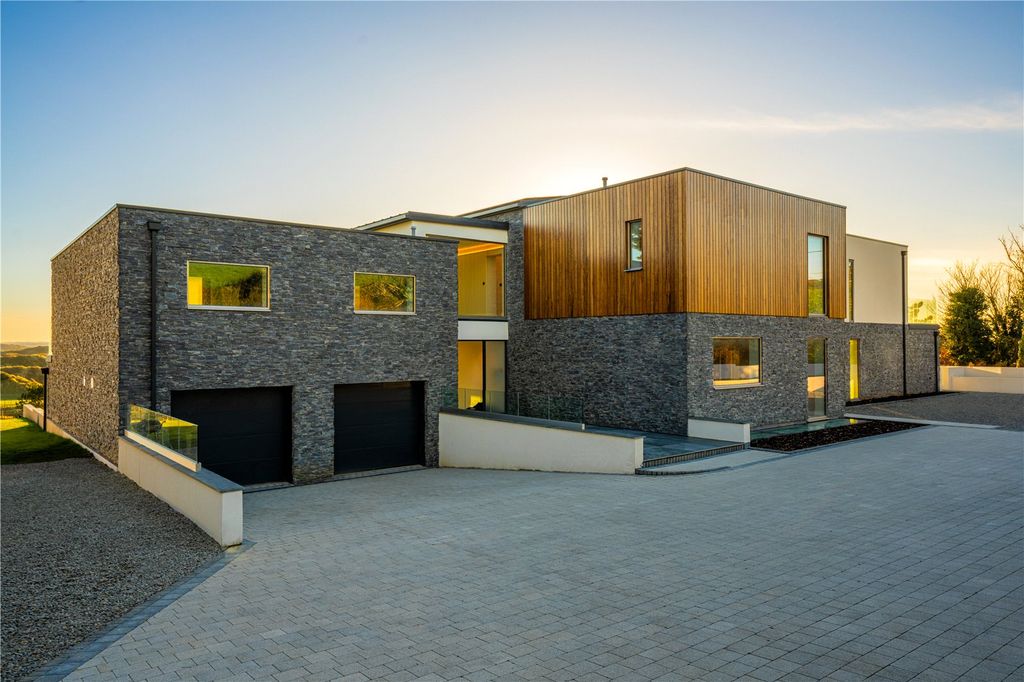 8 bed detached house for saleSaunton, Braunton, Devon EX33 photo 3