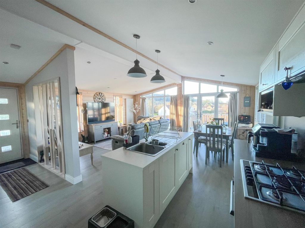 Additional image 4 of 2 bed mobile/park home for sale19 Ash Tree Park, Lower Norton Lane, Kewstoke, Weston-Super-Mare BS22