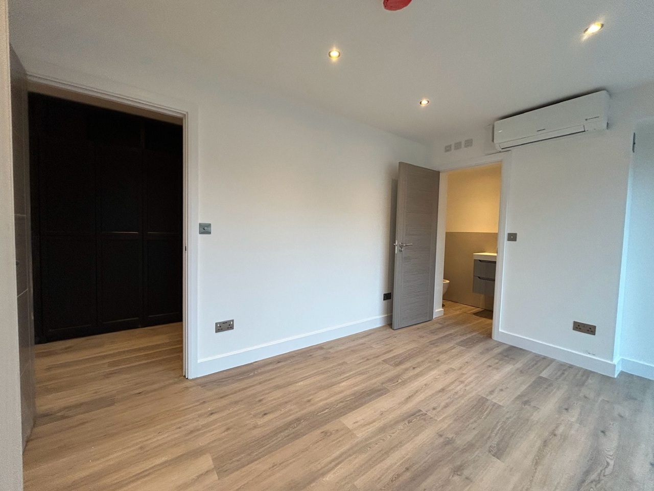 Additional image 5 of 3 Bed Flat, London, N1, N1 7GU