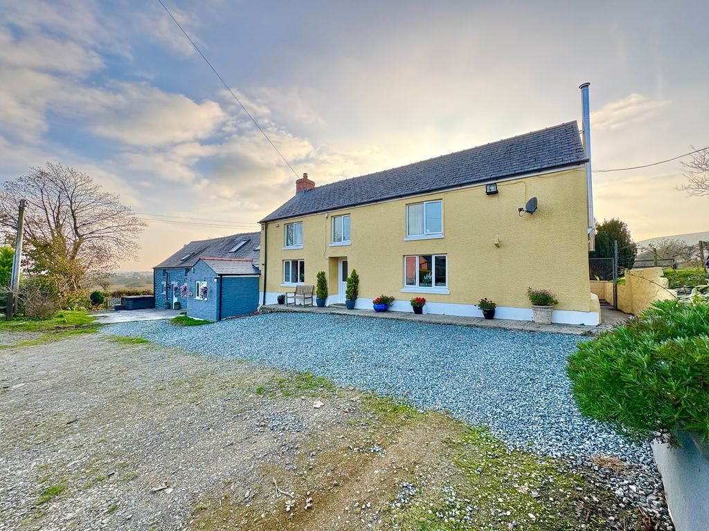 9 bed farm for saleMynachlogddu, Clynderwen SA66