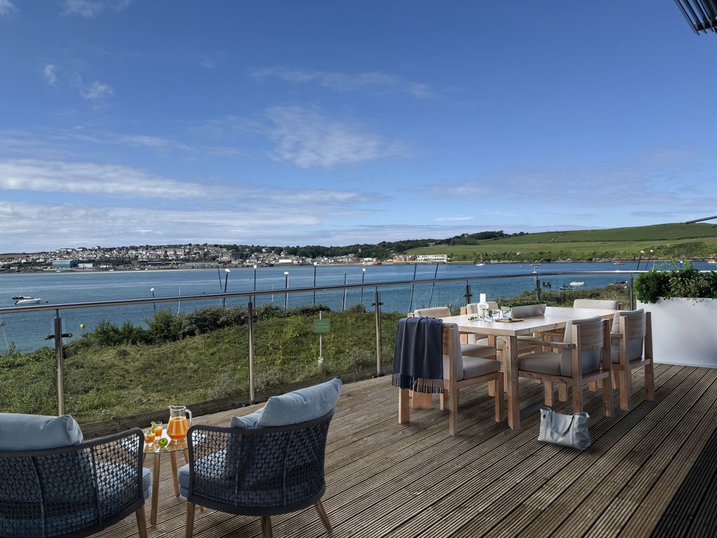 3 bed flat for saleRock, Wadebridge PL27 photo 4