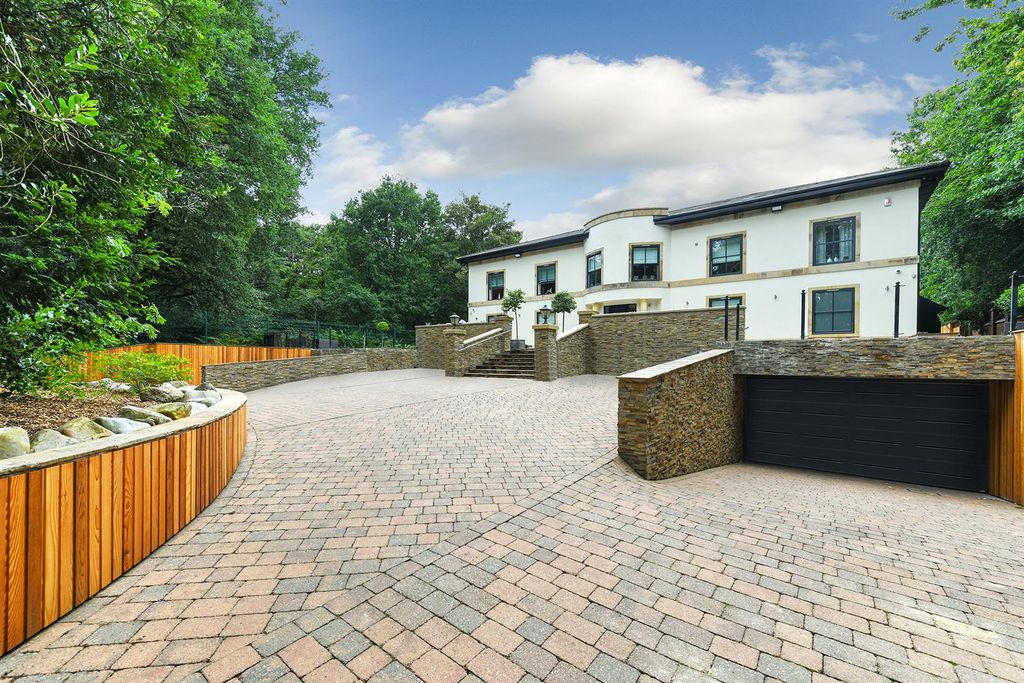 6 bed detached house for saleHall View, Adams Hill, Nottingham NG7