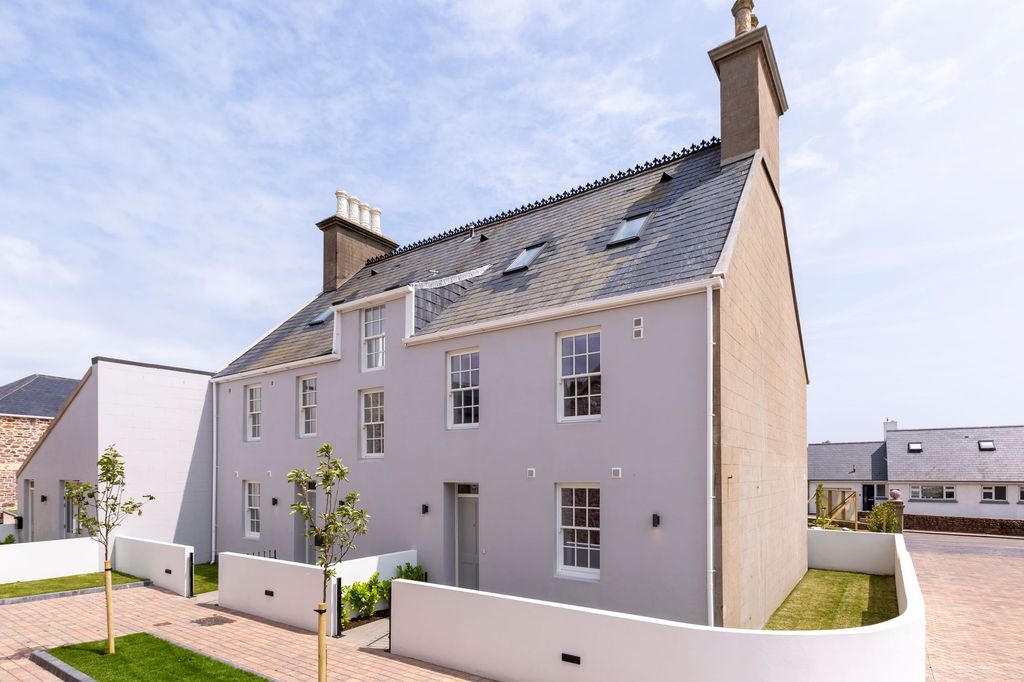 1 bed flat for saleApt 1 The Farm House, Heritage Farm, St Clement JE2