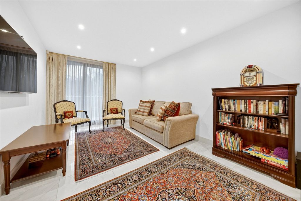 Additional image 7 of 3 bed flat for saleApartment B, High Winds, 513 Harrogate Road, Leeds, West Yorkshire LS17