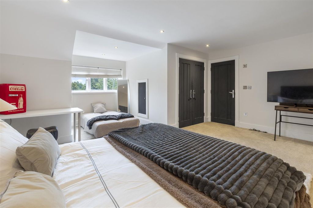 Additional image 78 of 7 bed property for saleLovelace Avenue, Solihull B91