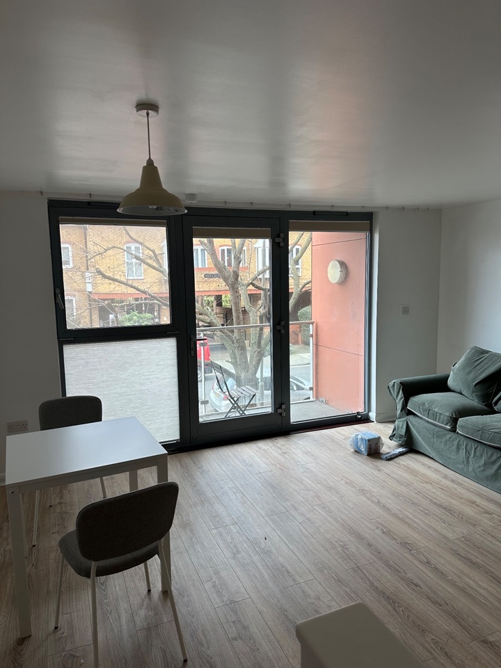 1 Bed Flat, Hampton House, SW8, N1 7GU