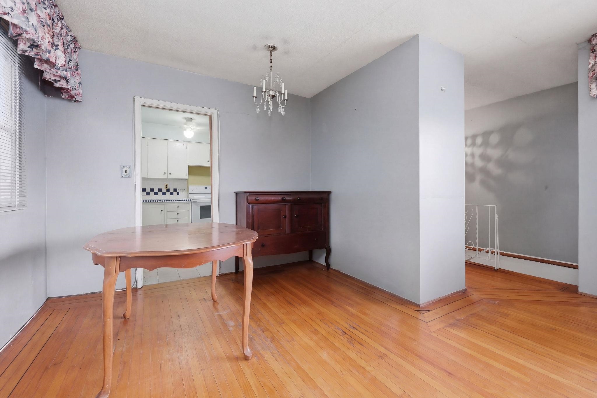 Additional image 5 of 4745 Gilpin Court, Burnaby, BC, V5G 3A1