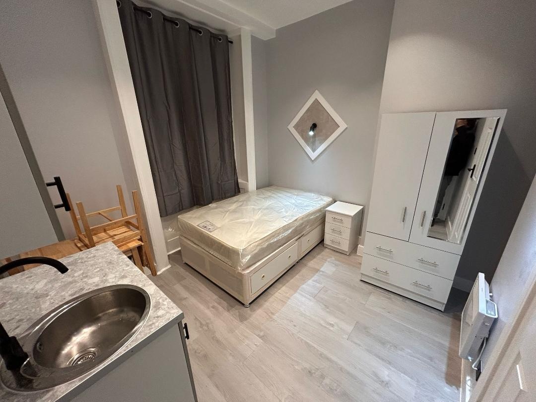 Additional image 2 of Studio Flat, Paddington, W2, N1 7GU