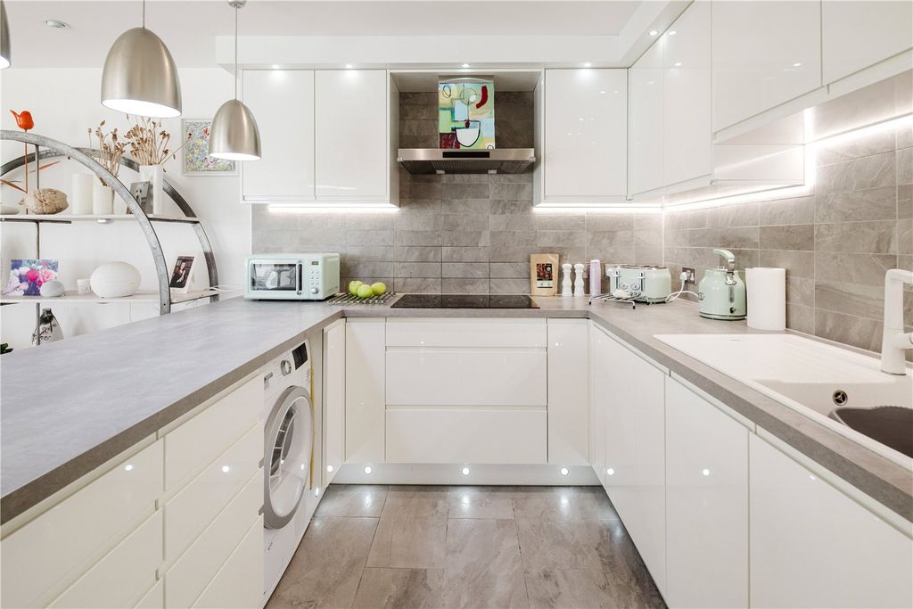 Additional image 9 of 2 bed flat for saleMoonraker, La Route De La Cote, St. Martin, Jersey JE3