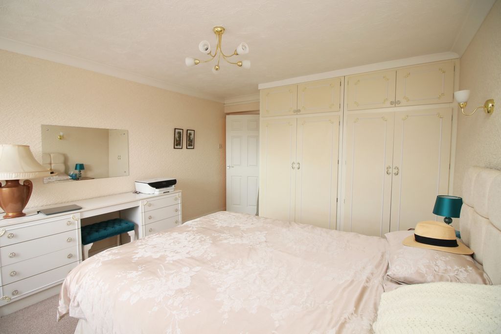Additional image 16 of 2 bed flat for saleSandhurst Court, 3-5 South Promenade, Lytham St. Annes FY8