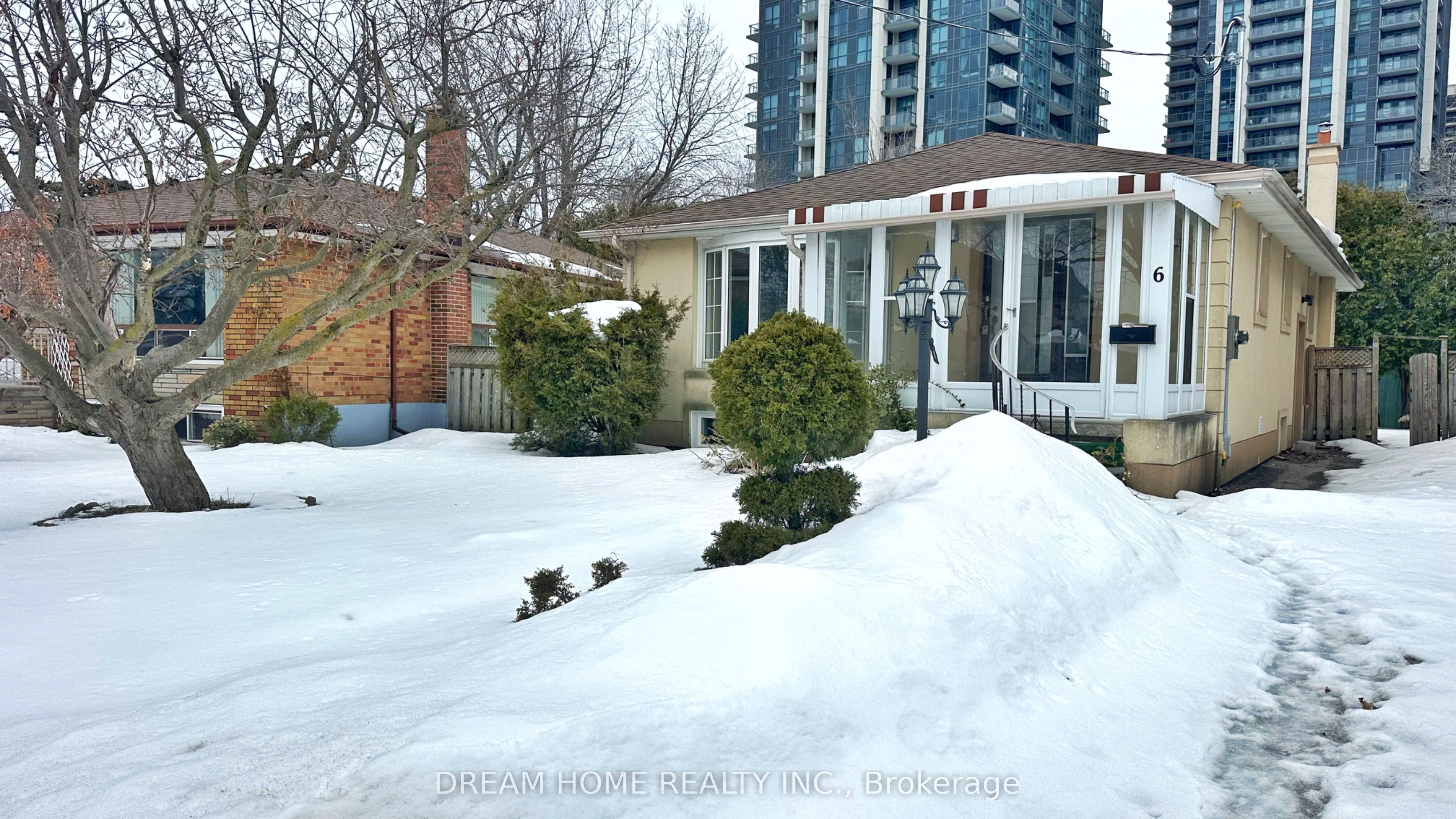 Basement #B-6 Clementine Square, Toronto, ON, M1G 2V7