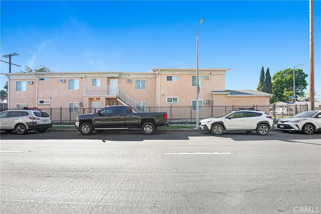 400 W 109th Street W Unit 2, Los Angeles, CA 90061