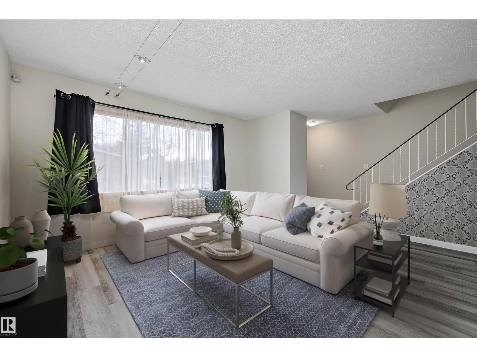 Additional image 3 of 11813 44 Street NW, Edmonton, AB, T5W2S4