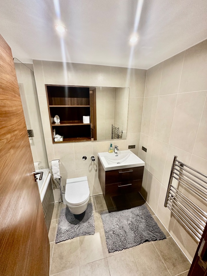 Additional image 13 of 2 Bed Flat, Queenstown Road, SW11, N1 7GU