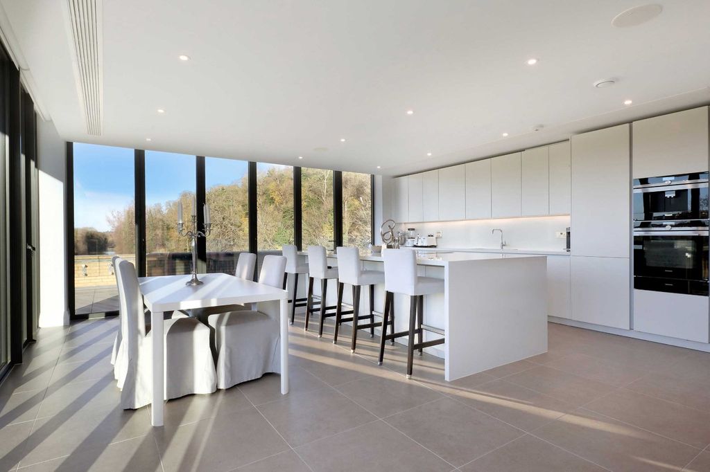 Additional image 3 of 4 bed flat for saleGlen Island, Taplow, Buckinghamshire SL6