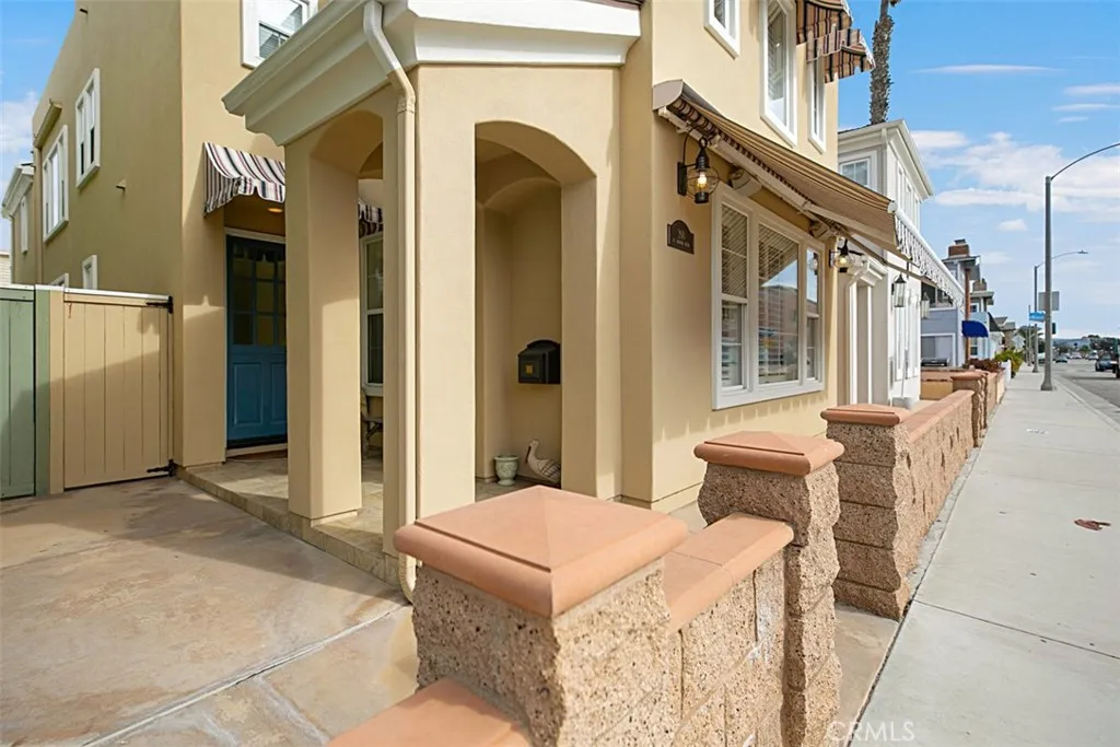 Additional image 5 of 208 E Balboa Boulevard, Newport Beach, CA 92661
