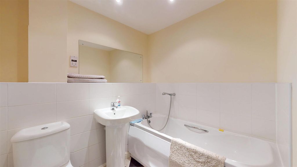 Additional image 10 of 2 bed flat for saleRiverside Place, Stamford, Lincolnshire PE9