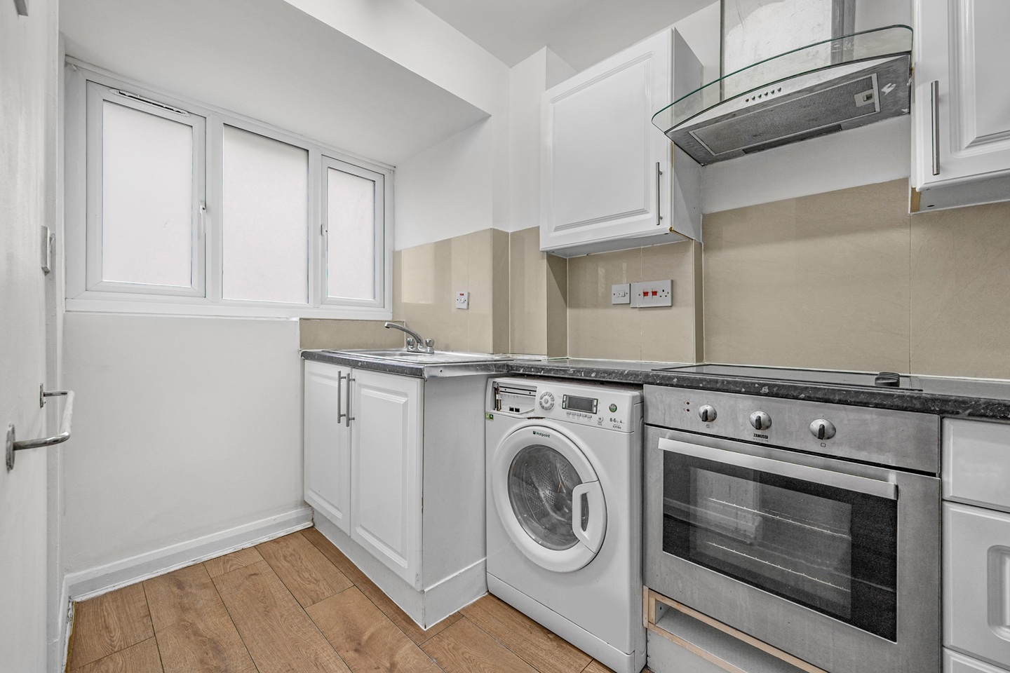 Additional image 4 of 2 Bed Semi-Detached House, Chaucer Drive, SE1, N1 7GU
