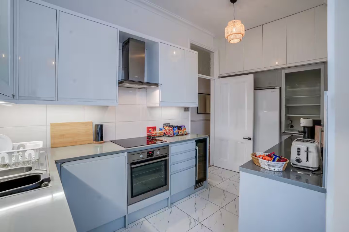 Additional image 7 of 4 Bed Flat, Victoria, SW1P, N1 7GU