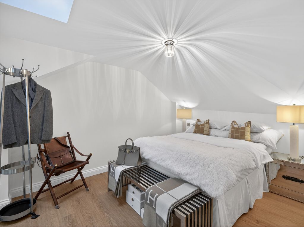 Additional image 21 of 3 bed flat for saleFriday Street Henley-On-Thames, Oxfordshire RG9