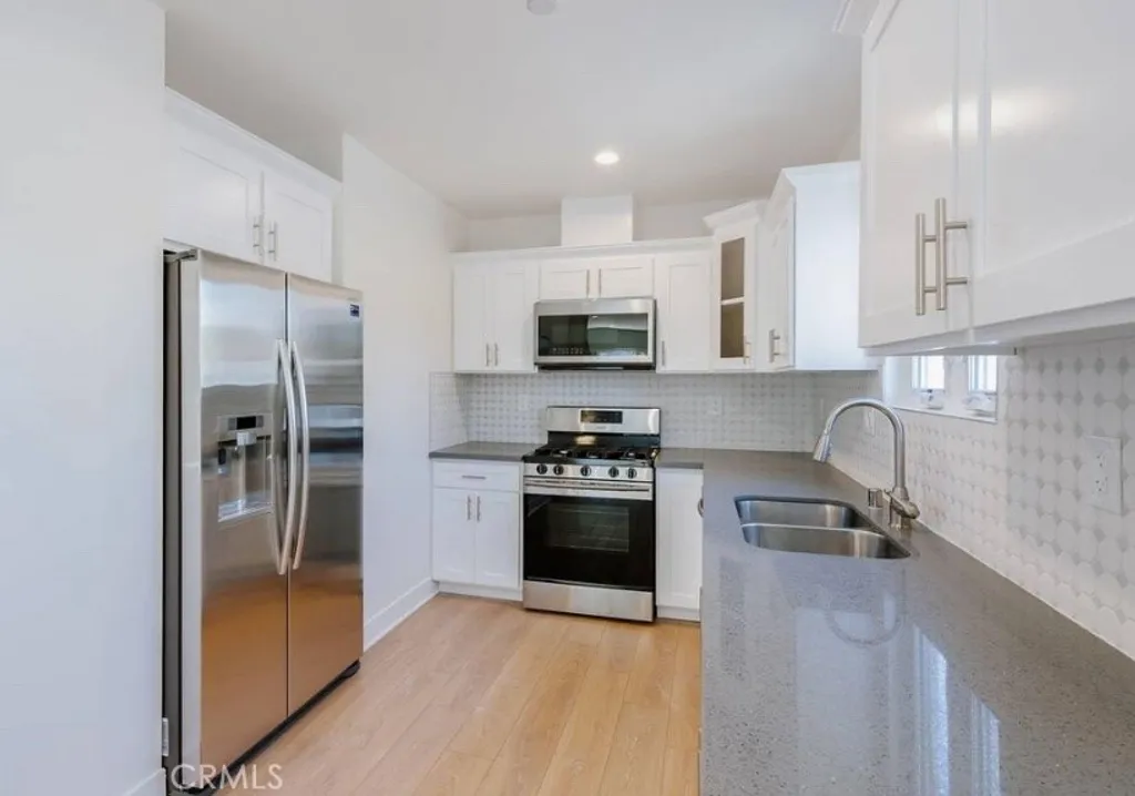 Additional image 8 of 427 N Heliotrope Dr, Los Angeles, CA 90004