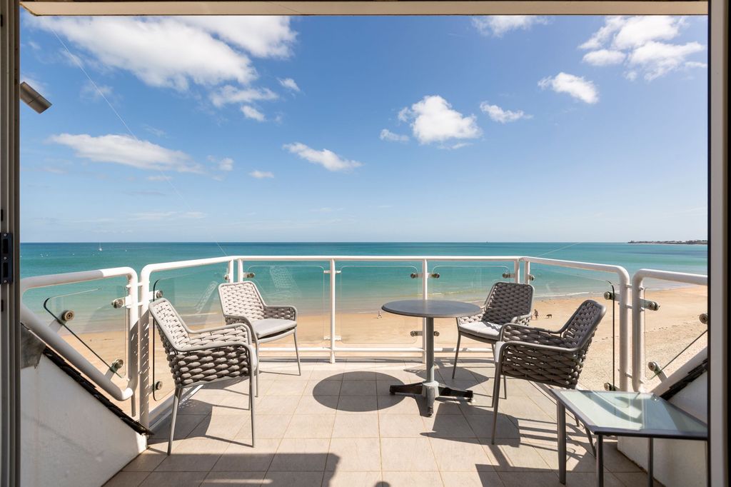 3 bed flat for saleThe Penthouse - Longbeach, St Martin JE3 photo 3