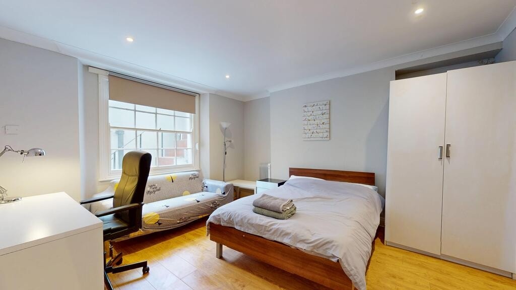 Additional image 4 of 2 Bed Flat, London, NW1, N1 7GU