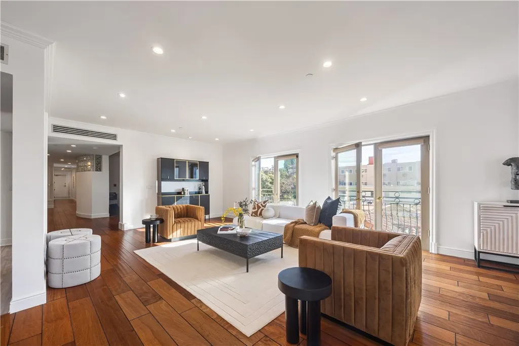 Additional image 16 of 918 S Wooster Street Unit 2, Los Angeles, CA 90035