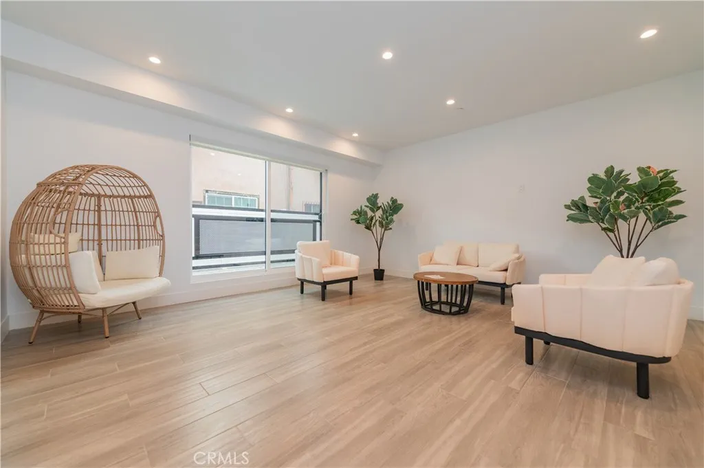 Additional image 13 of 1596 W 36th, Los Angeles, CA 90018