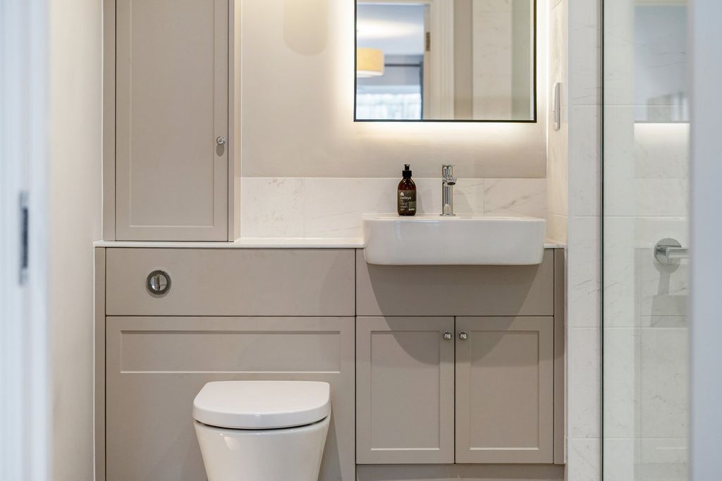 Additional image 20 of 3 bed flat for saleBower House, Arden Lawn, Stratford Road, Henley In Arden, Warwickshire B95
