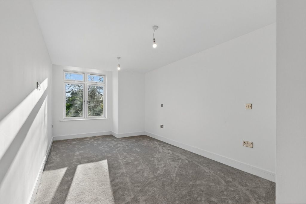 Additional image 7 of 2 bed flat for saleBenson Road, Stratford Upon Avon, Warwickshire CV37
