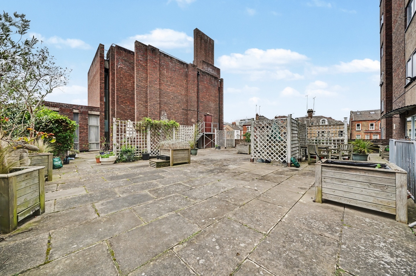 Additional image 11 of 2 Bed Flat, St Mary Le Park Court, SW11, N1 7GU