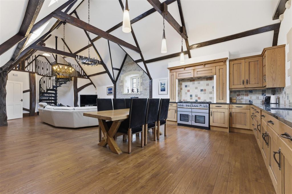 Additional image 3 of 3 bed flat for saleThe Old Grammar School, Church Street, Cowbridge CF71