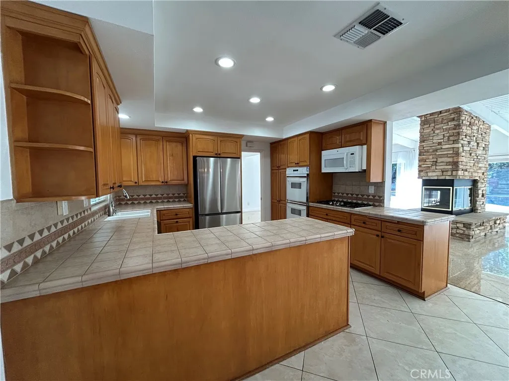 Additional image 6 of 24010 Hatteras St, Woodland Hills, CA 91367