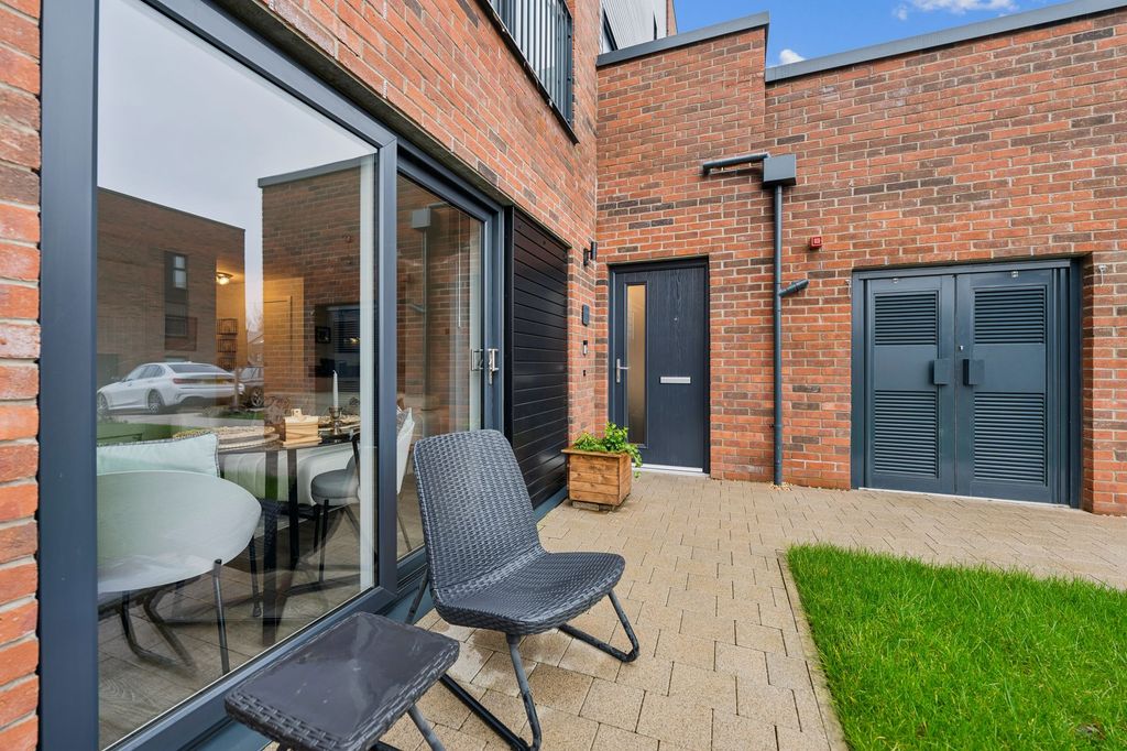 Additional image 21 of 2 bed flat for sale122 Festival Court, Prince's Quay, Glasgow G51