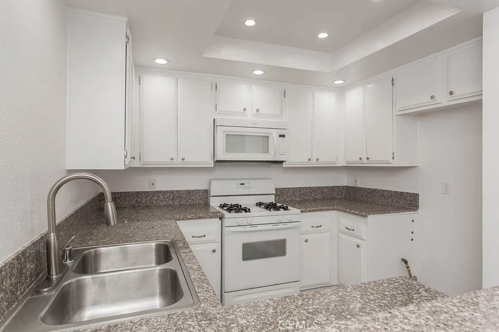 Additional image 10 of 527 Spring Road Unit 19, Moorpark, CA 93021